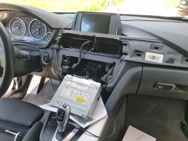 Road Top Smart CarPlay Module Installation - Step 3