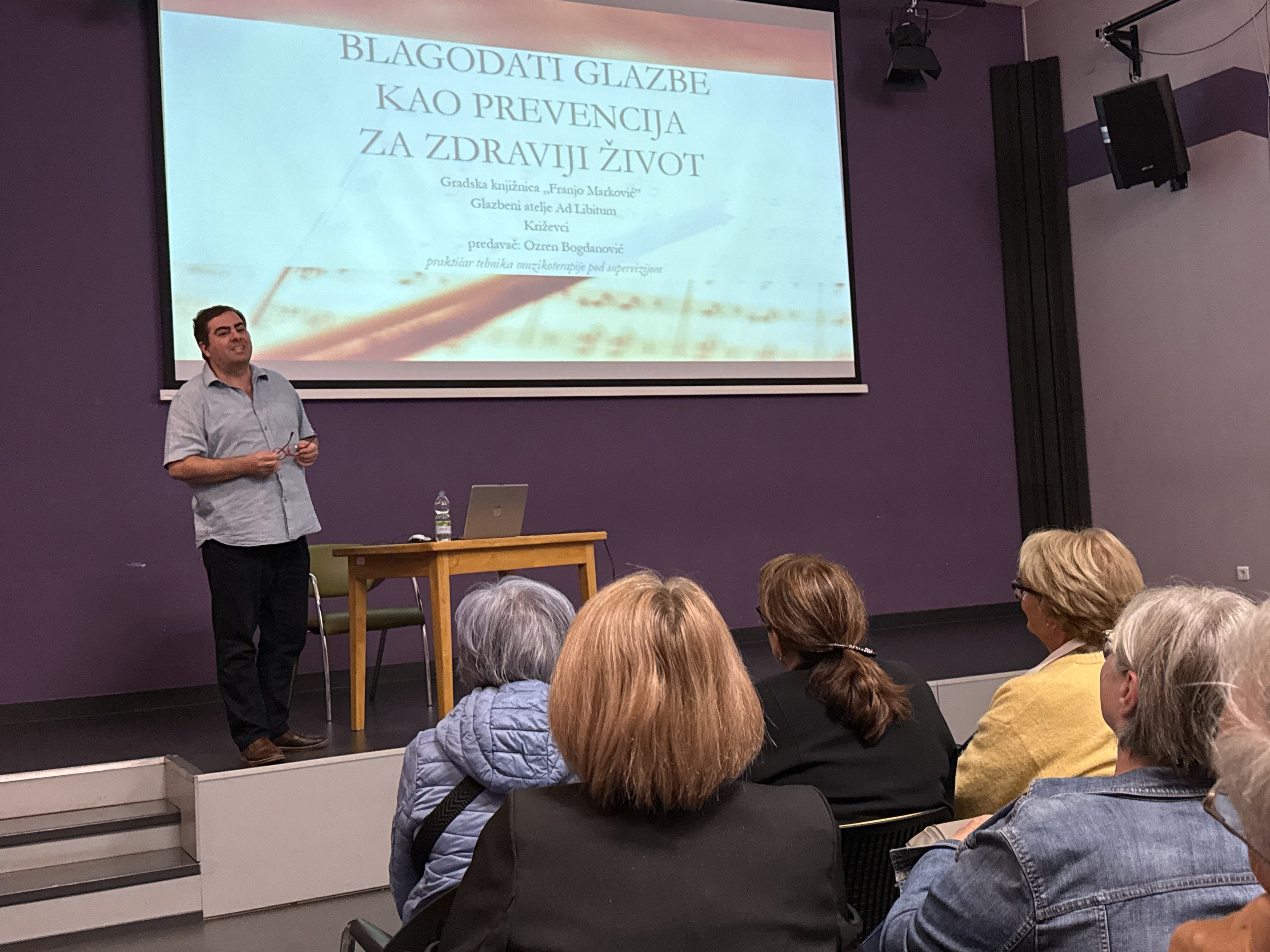 [FOTO] U Križevcima predstavljene blagodati muzikoterapije za odrasle i umirovljenike