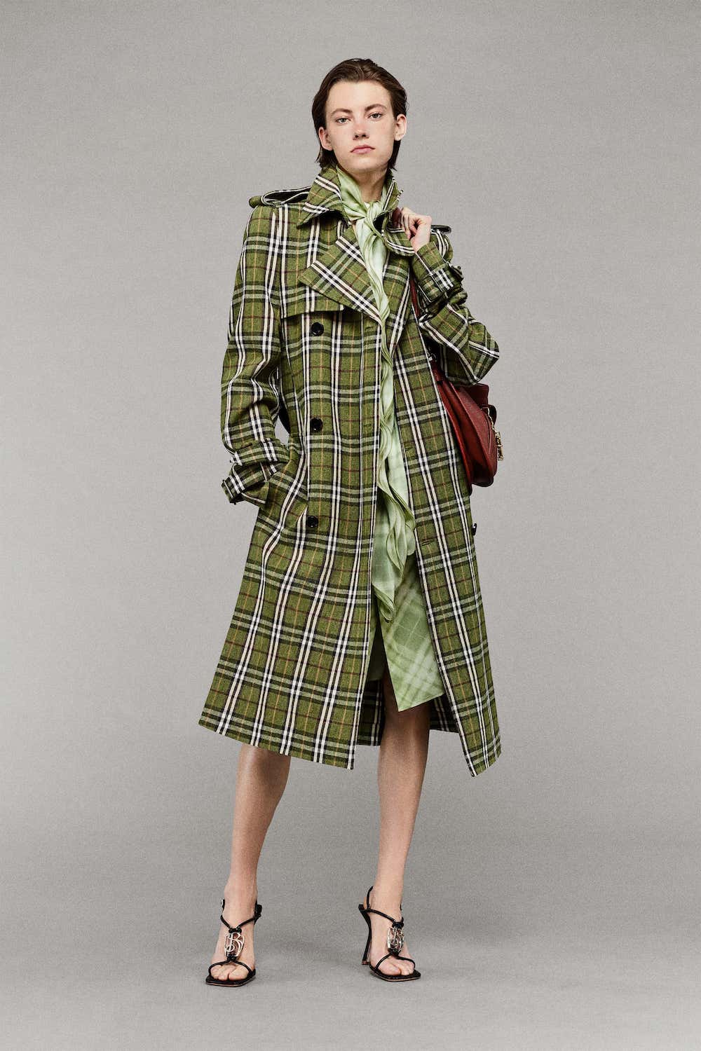 Ready to Ditch the Ordinary? Burberry’s Spring Fling Reimagines British Icons for You