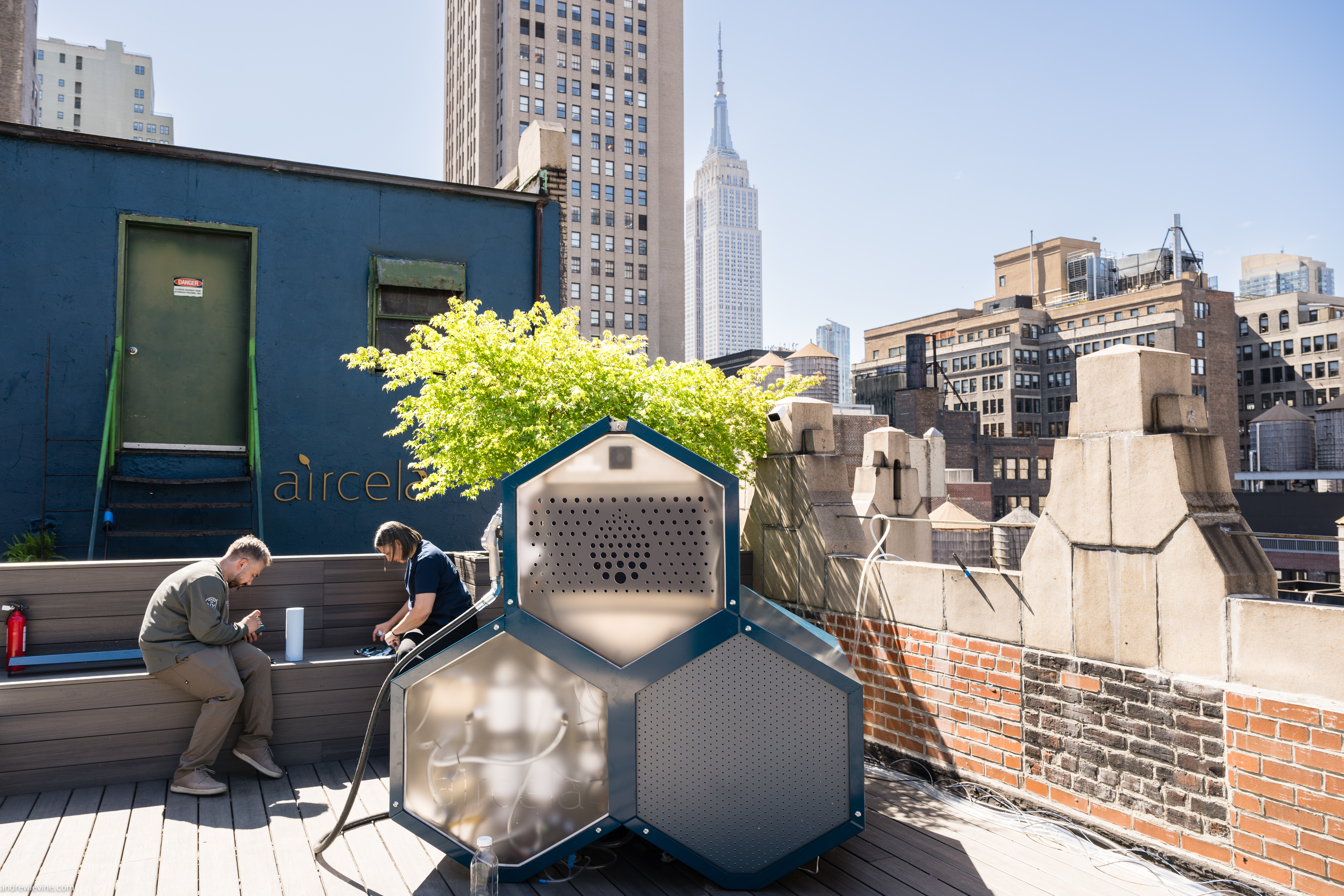 New York startup Aircela turns air into gasoline to decarbonize gas cars