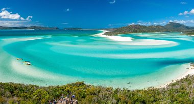 It is composed of pure white silica sand and the aboriginal name for it translates as “whispering sands”. Reef And Whitsundays Ocean Safari Website