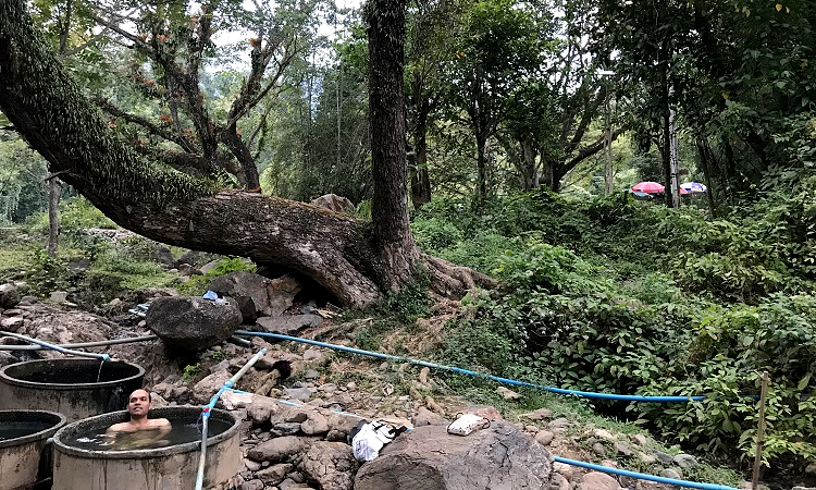 Chiang Dao Hot Springs (น้ำพุร้อนเชียงดาว) is one of the top things to do in this mountain town of Chiang Dao, 70 kilometers from Chiang Mai. Just a few kilometers from Chiang Dao Caves (ถ้ำเชียงดาว) and Wat Tham Chiang Dao (วัดถ้ำเชียงดาว) Buddhist Temple, find these hot springs in small beautiful Ban Tham village