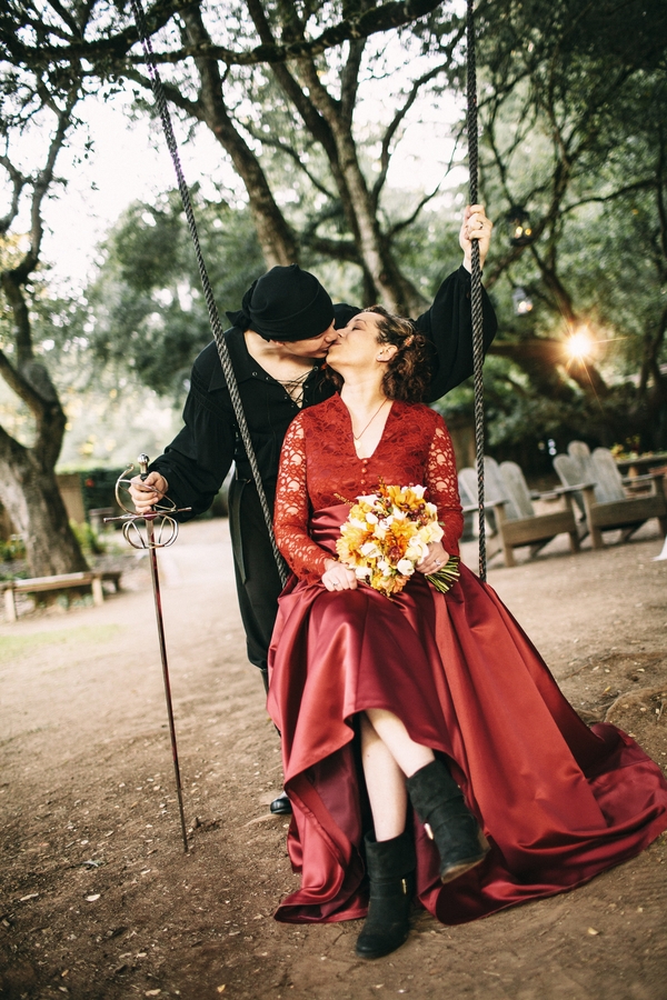 Elegant Costume Ideas for Weddings: Stylish Outfits That Blend Tradition and Modern Elegance