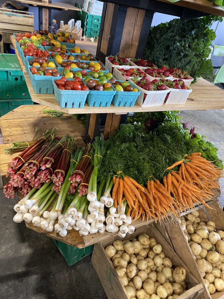 halifax quand il pleut seaport farmer market étale de légumes