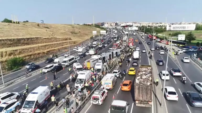 Küçükçekmece’de 1 kişinin öldüğü 51 kişinin yaralandığı Metrobüs kazasın ilişkin