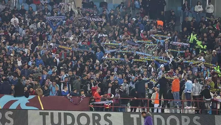 Trabzonspor taraftar grubu, hafta sonu oynanacak Beşiktaş karşılaşmasında siyah beyazlı taraftarların stada