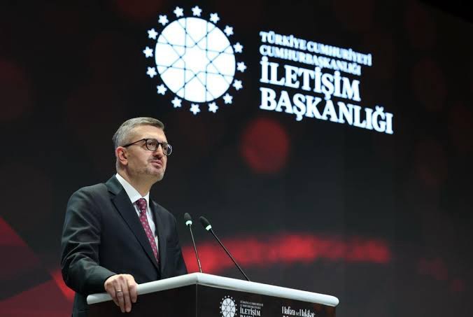 Ömer Faruk Karataş ANKARA – Cumhurbaşkanlığı İletişim Başkanı Burhanettin Duran, “Demokrasilerde
