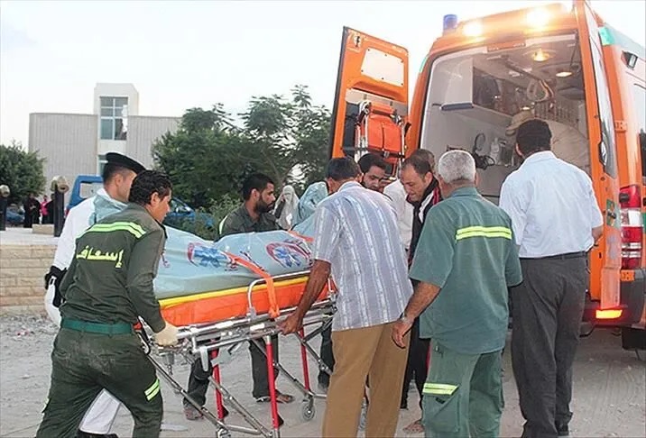 KAHİRE – Mısır’da işçileri taşıyan bir kamyonetin devrilmesi sonucu 15