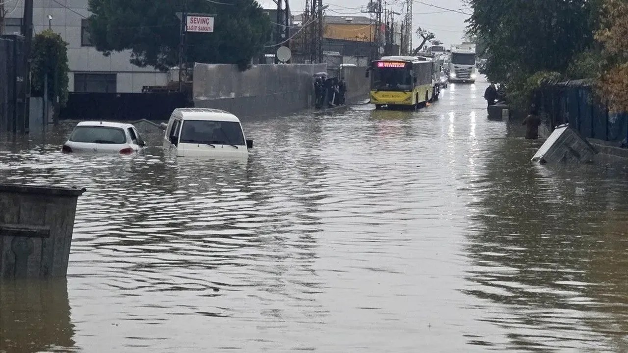 İSTANBUL – İstanbul Ayazağa’da yaşanan sel felaketinin ardından kayıp olarak