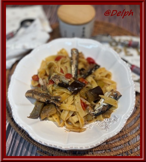 Tagliatelles à la tomates aubergine et sardines