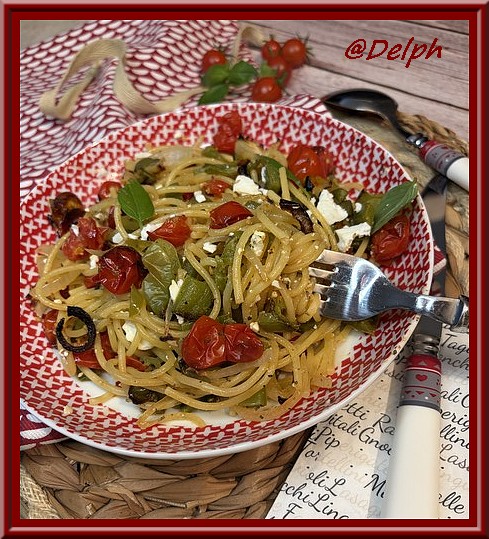 Spaghettis aux tomates cerises et poivrons