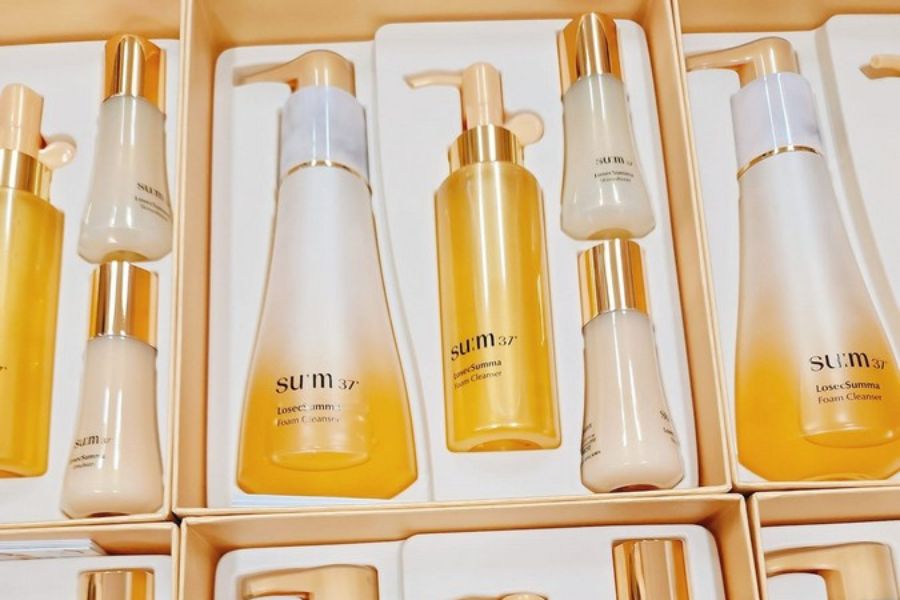 Set sữa rửa mặt tái sinh Su:m37 Losec Summa Elixir Foam Cleanser 4sp Hướng dẫn sử dụng: tạo bọt với nước, massage nhẹ nhàng lên mặt rồi rửa sạch, sử dụng đều đặn 2 lần mỗi ngày để đạt hiệu quả tối ưu
