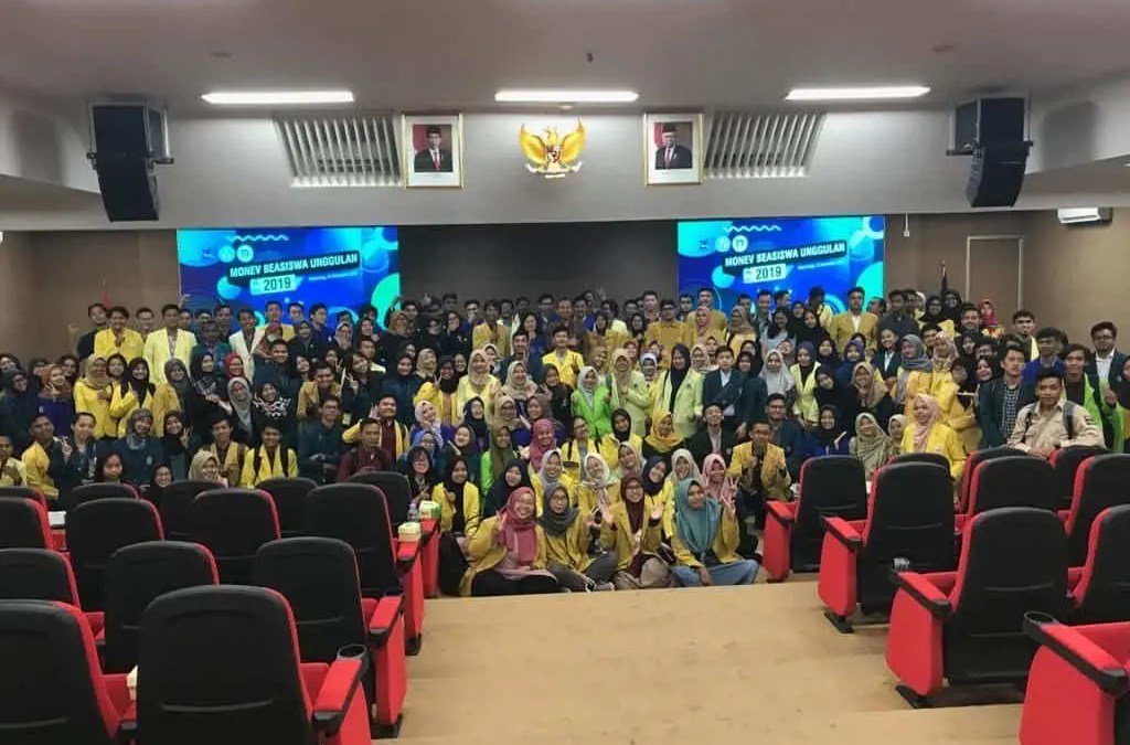 Investing in Knowledge: 3 Prominent Scholarships for Students in Indonesia