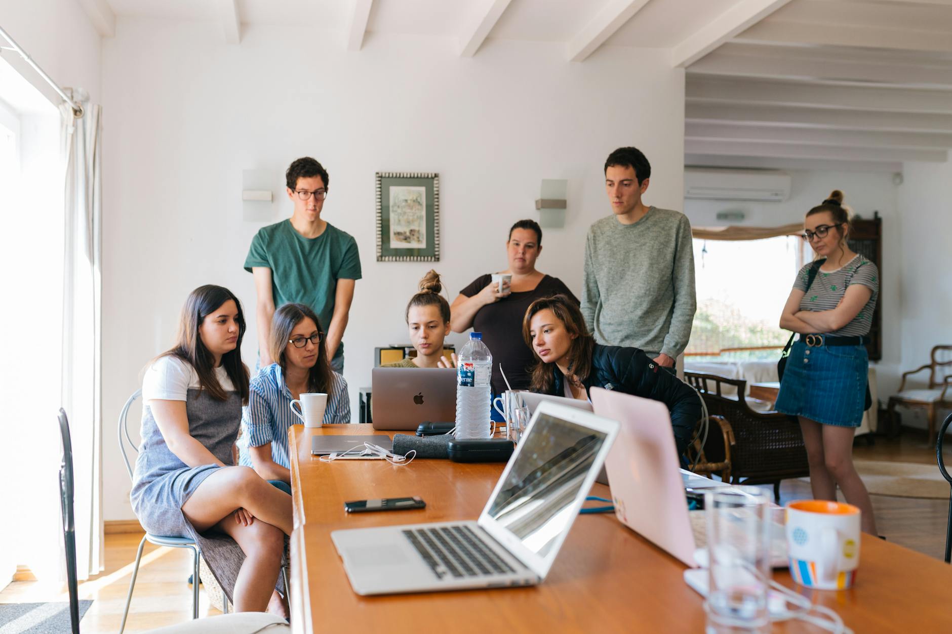 Read more about the article Navigating Business Communication and Leadership Trends in 2023