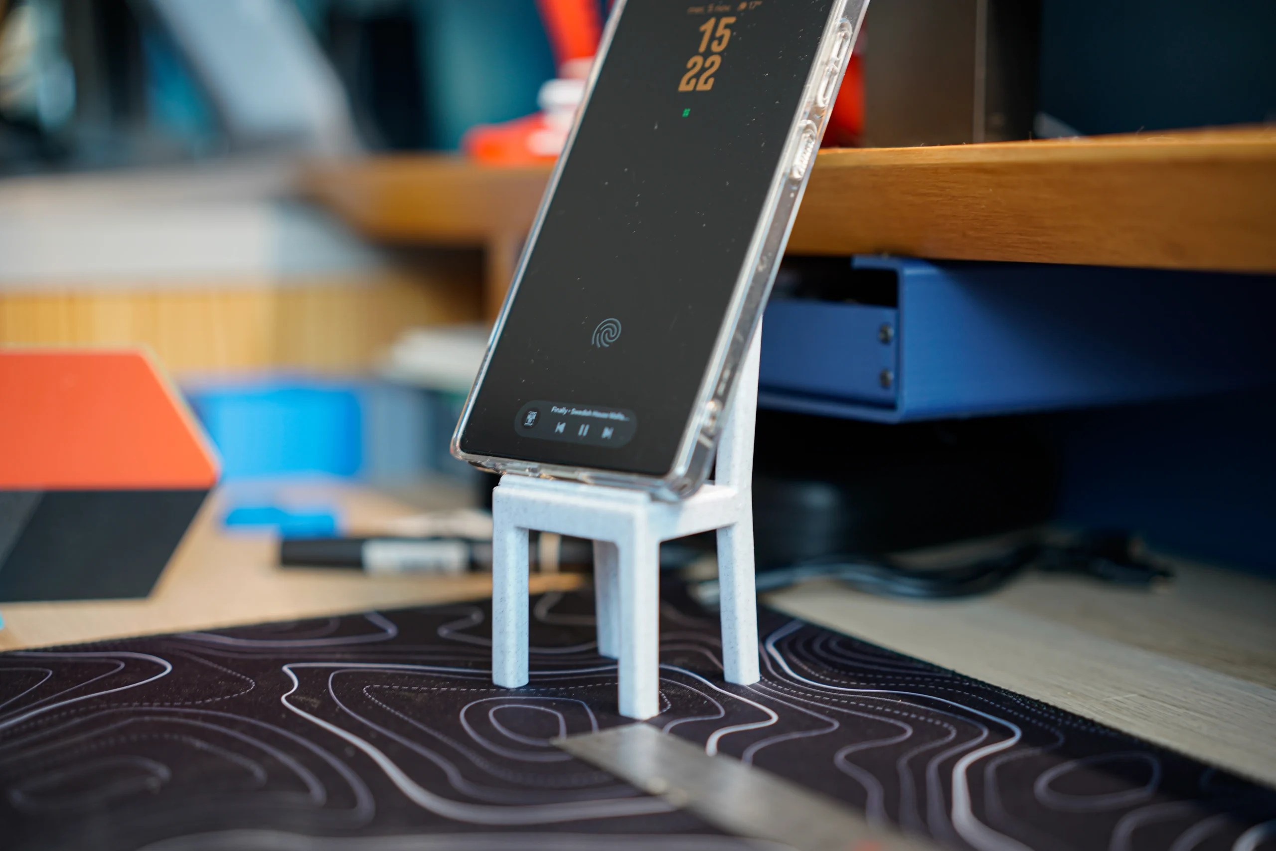 Spoolio SecretSanta ChaiseSmartphone 5