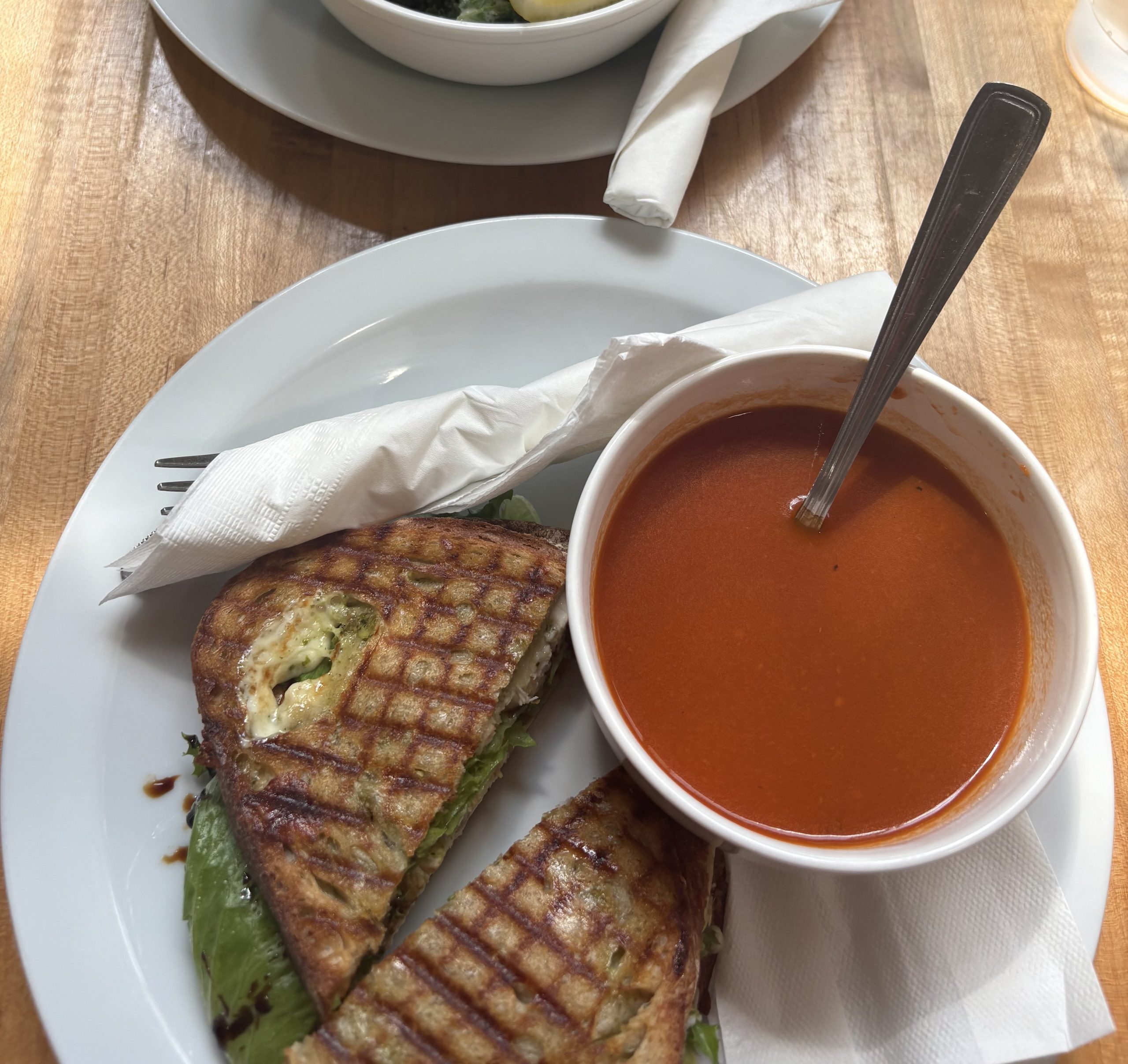 Muse Reviews: The Grounds Cafe