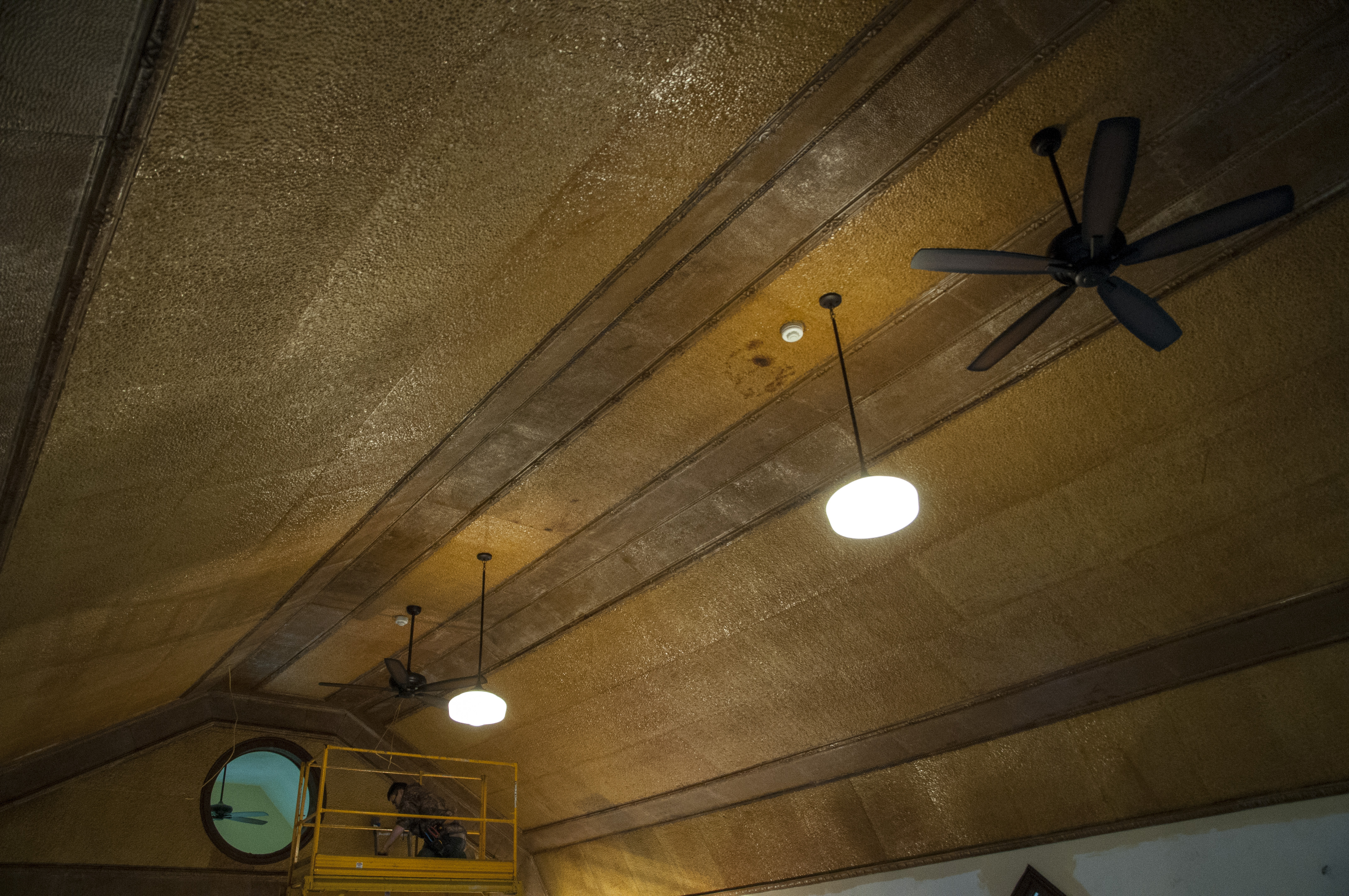 Ceiling shine