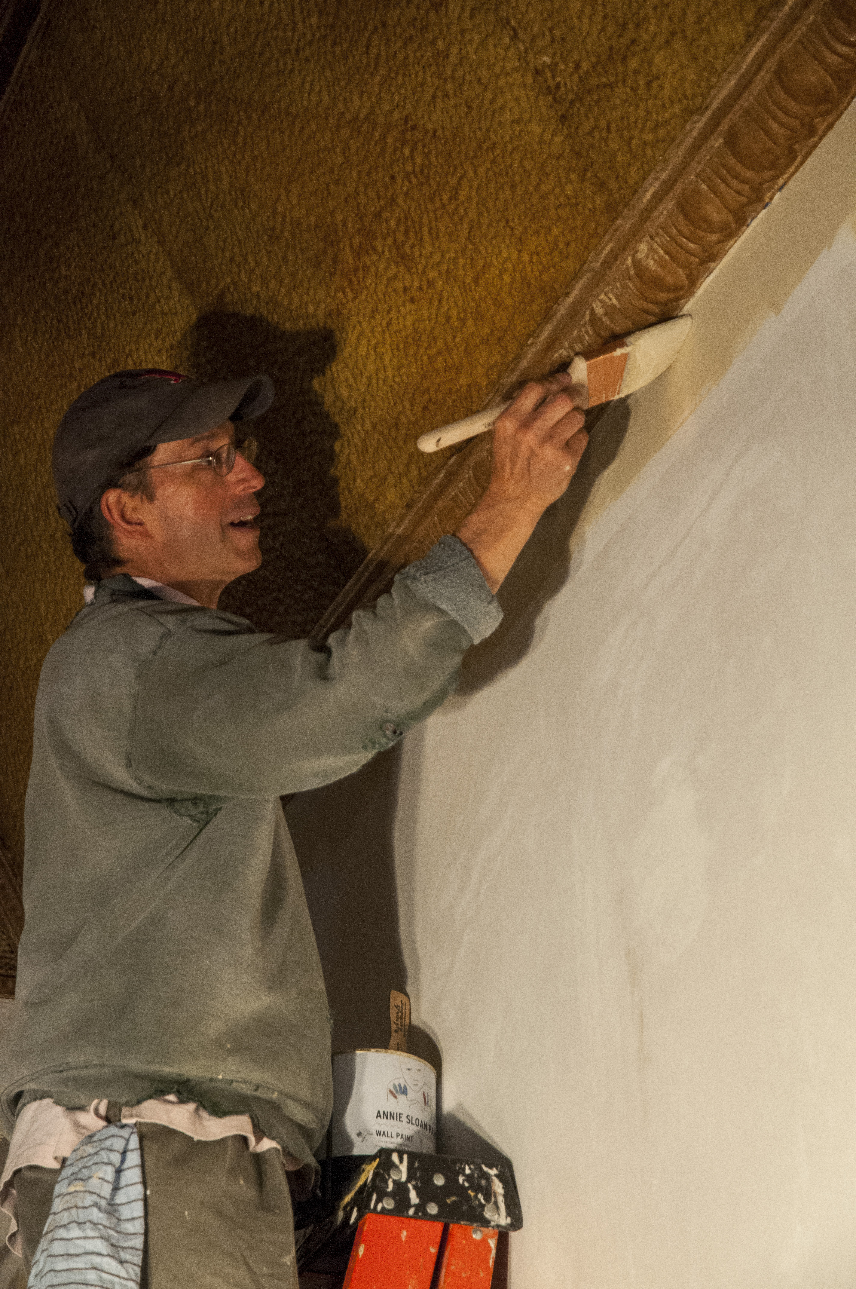 Kevin Pond painting walls
