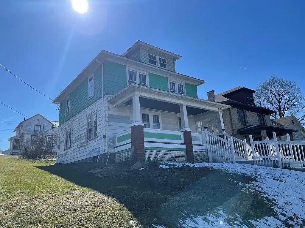 Off Market Under 100K Sunday Circa 1900 Pennsylvania Foursquare