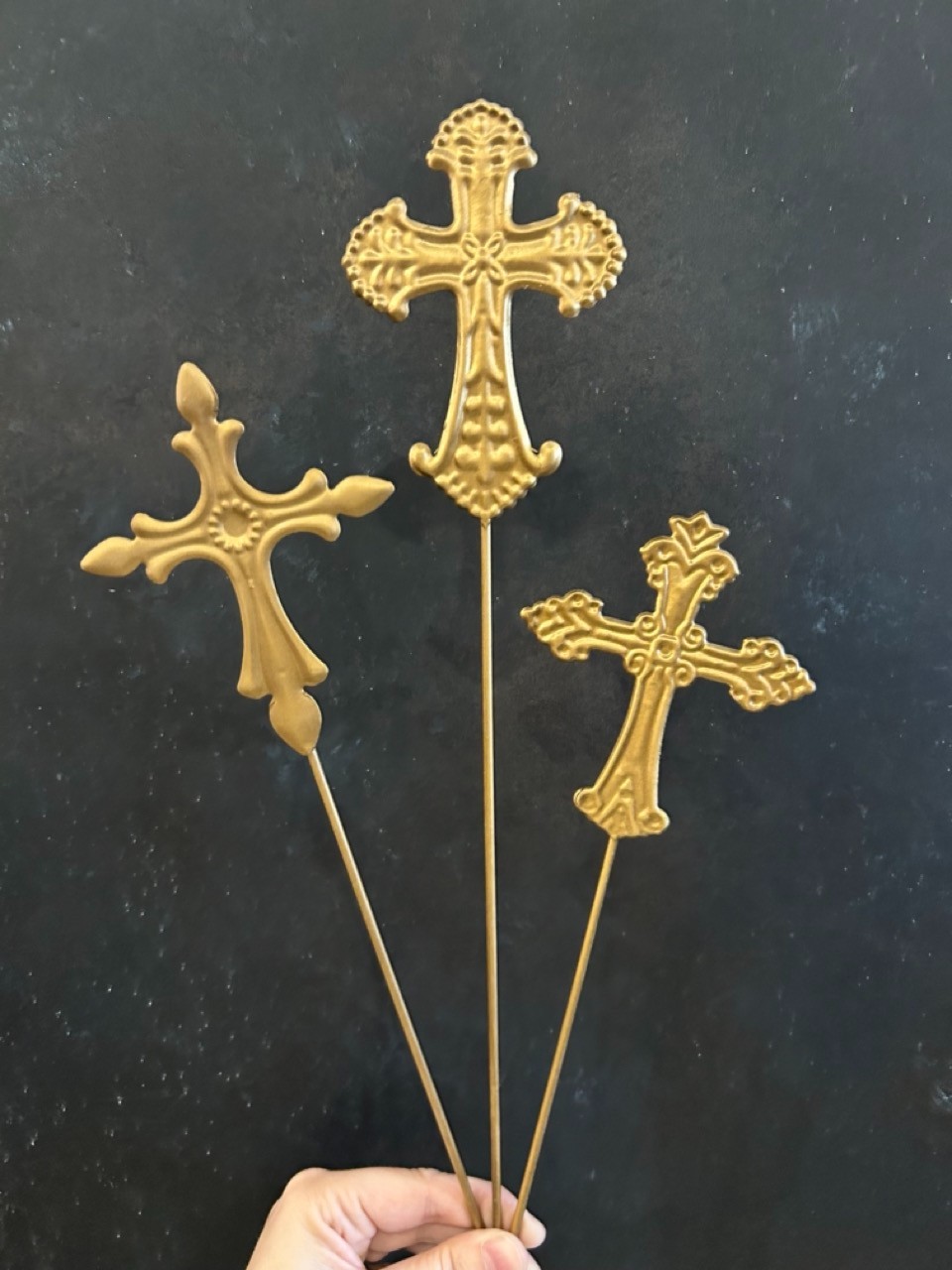 Metal Cross Pick