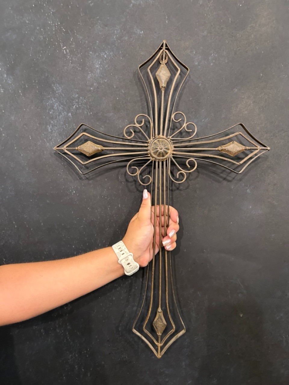 Metal Cross - med