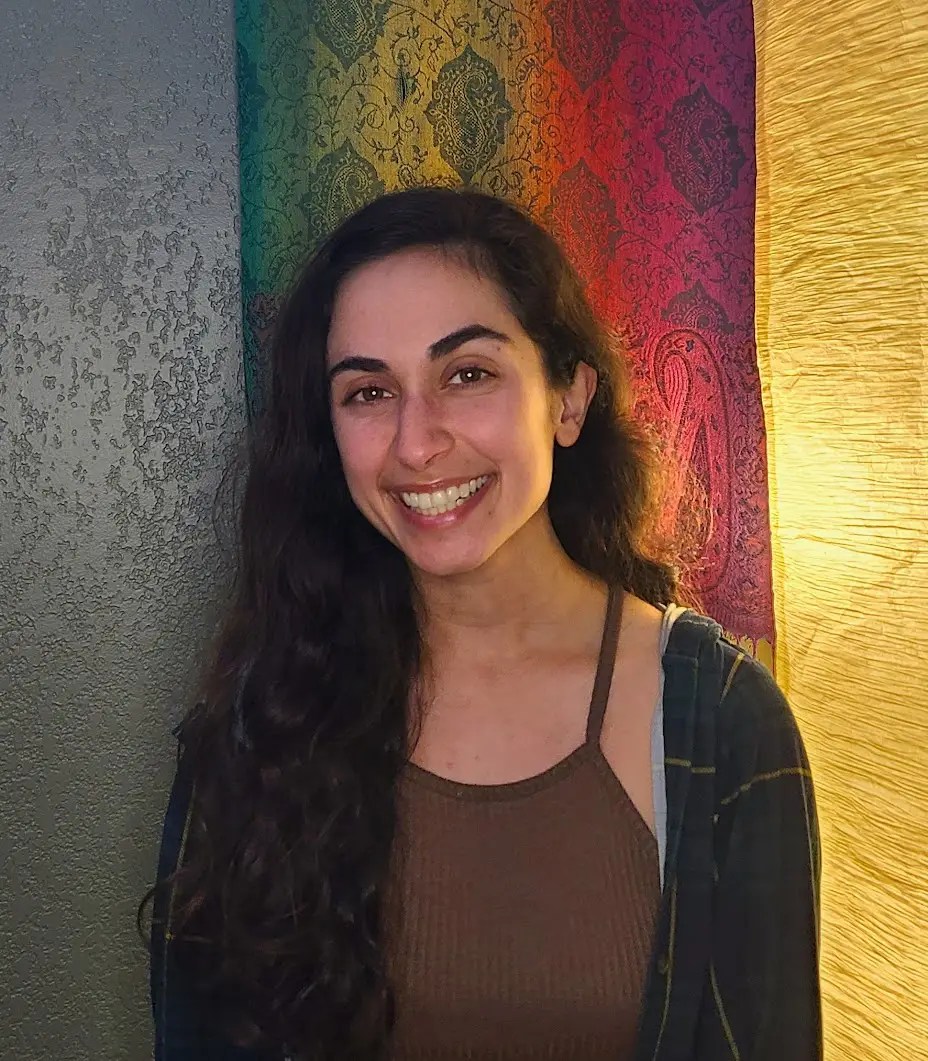 Roya Shalchi, Oly Float