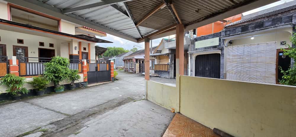 Halaman Rumah Perum Roto Kenongo Asri Bantul