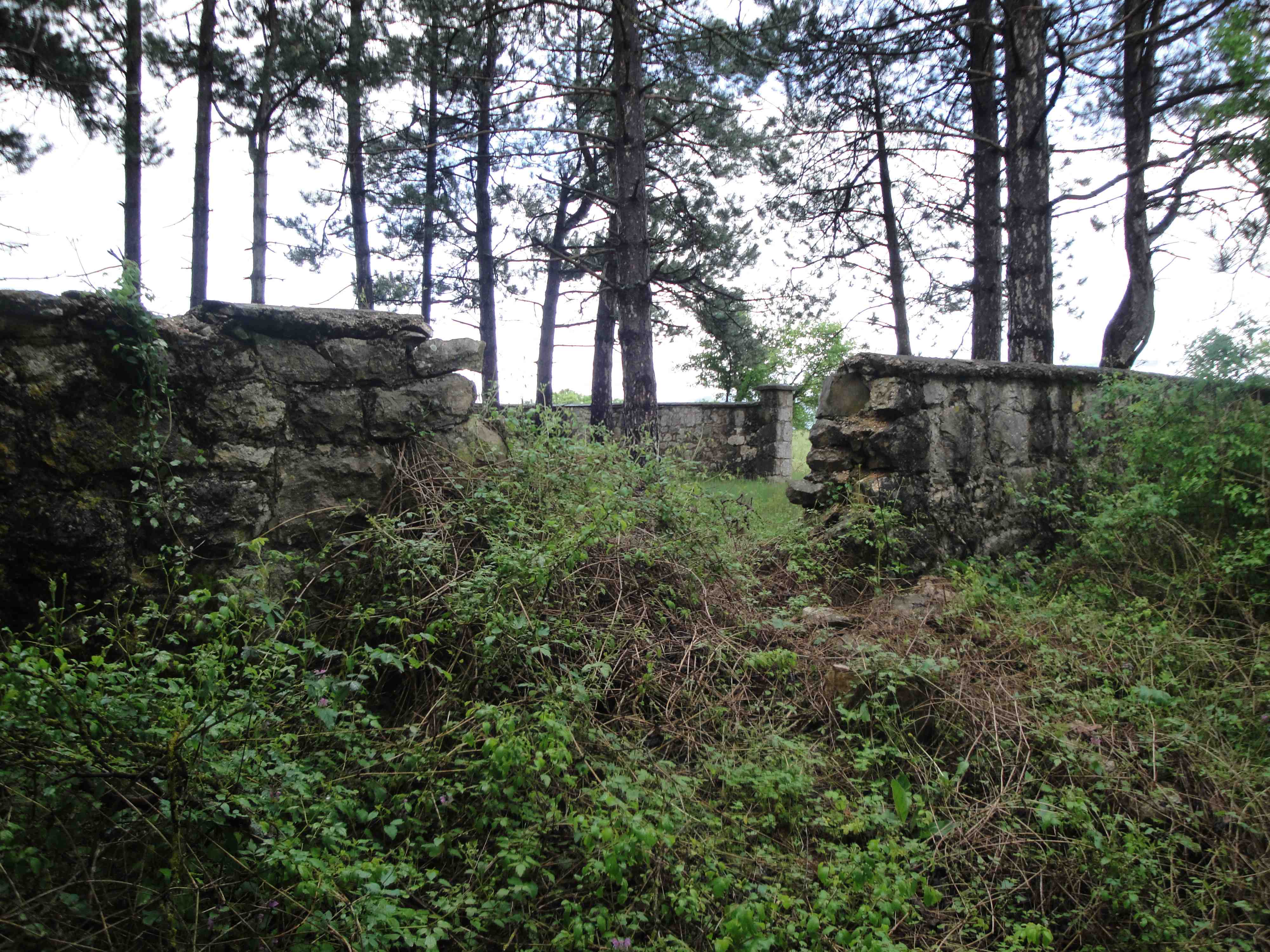 Spomen-groblje pre obnove, maj 2013. godine