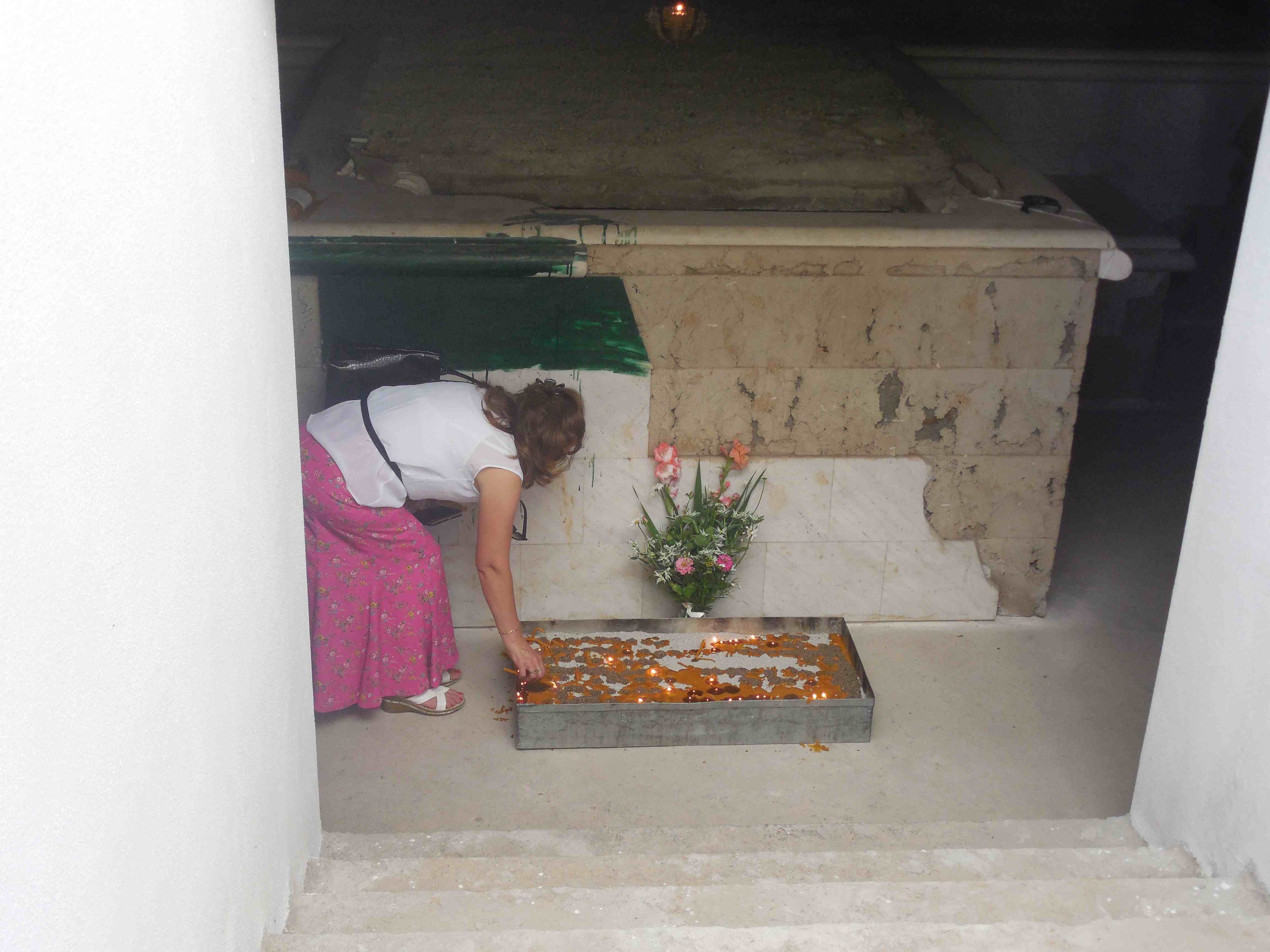 Sveta Liturgija u spomen-kosturnici u Livnu, jul 2013.