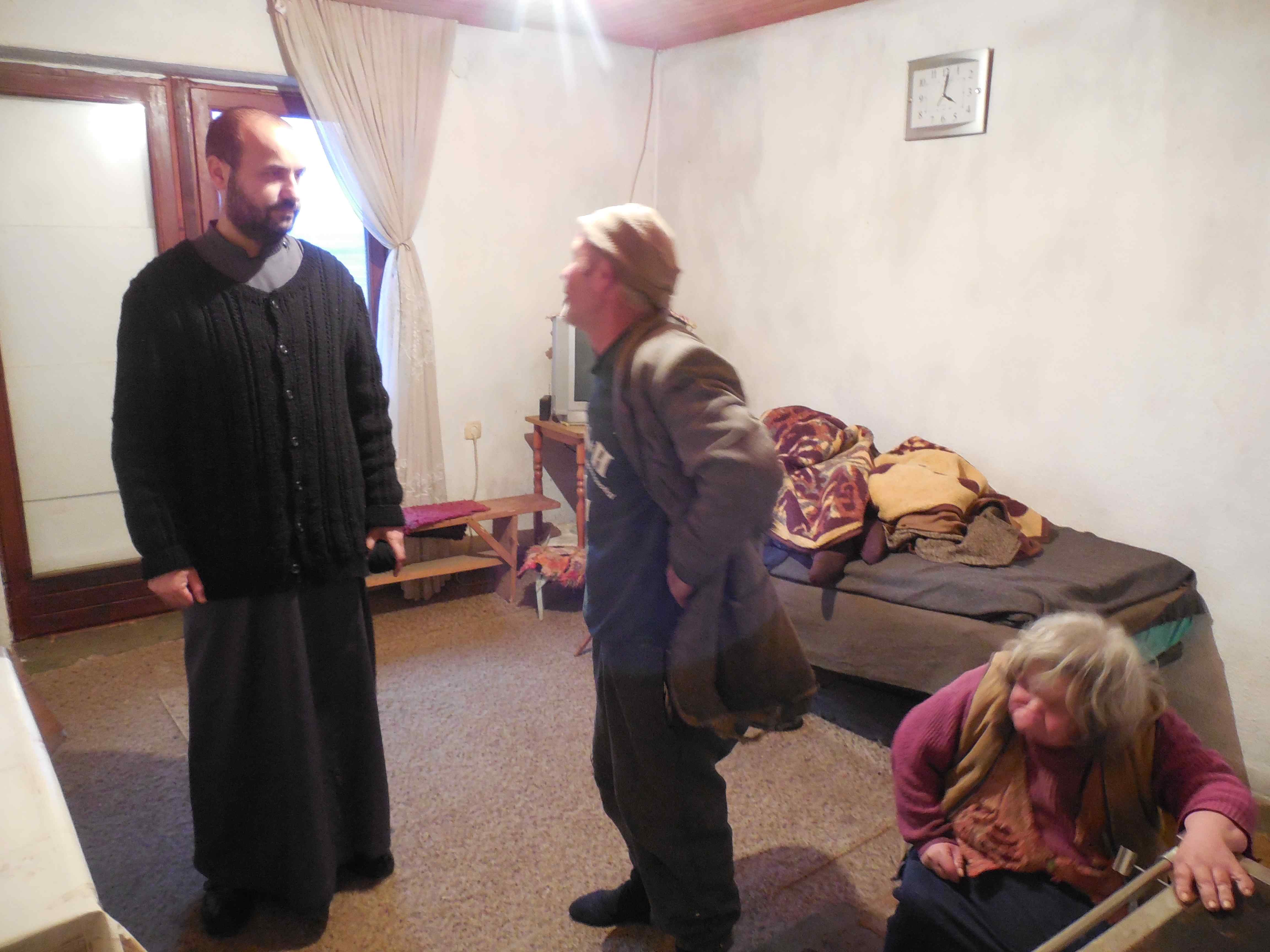 Подела Божићних пакета старијима, уочи Божића 2014. год.