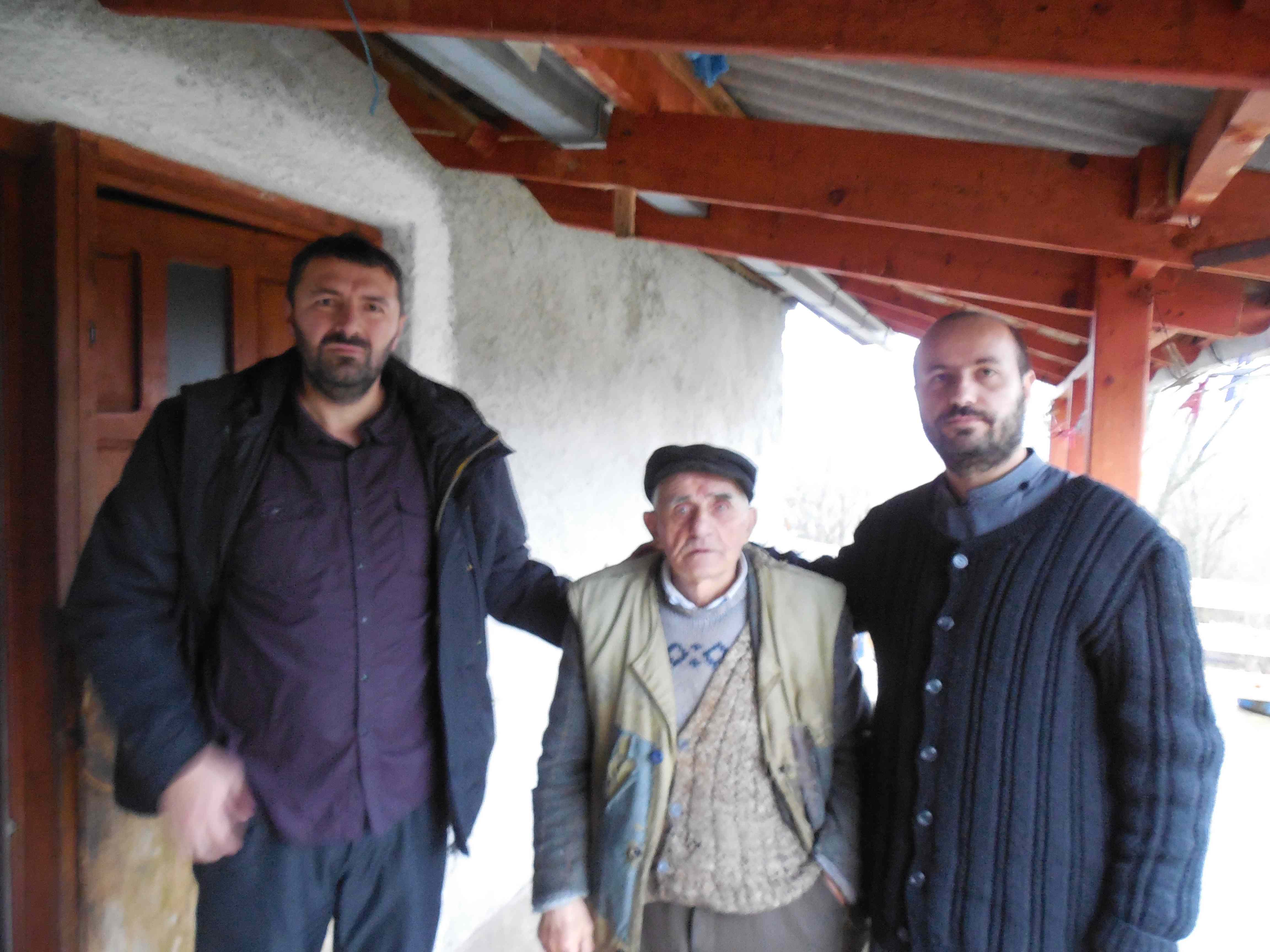 Подела Божићних пакета старијима, уочи Божића 2014. год.