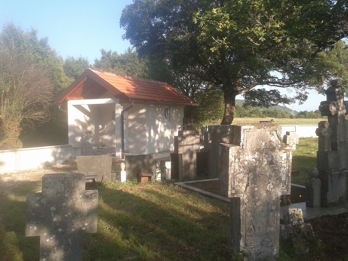 Капела на гробљу Кусача у Радановцима