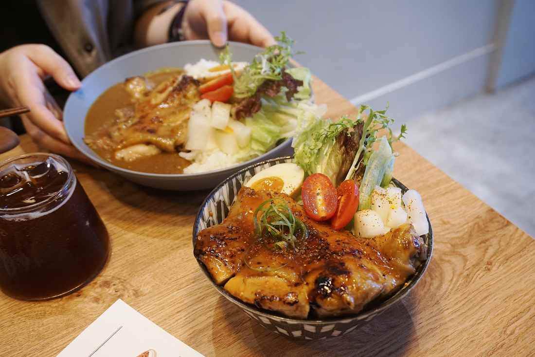 【台北中正美食】小仺館 Cafe & Rice || 古亭x台電大樓＂日式咖哩x丼飯咖啡館