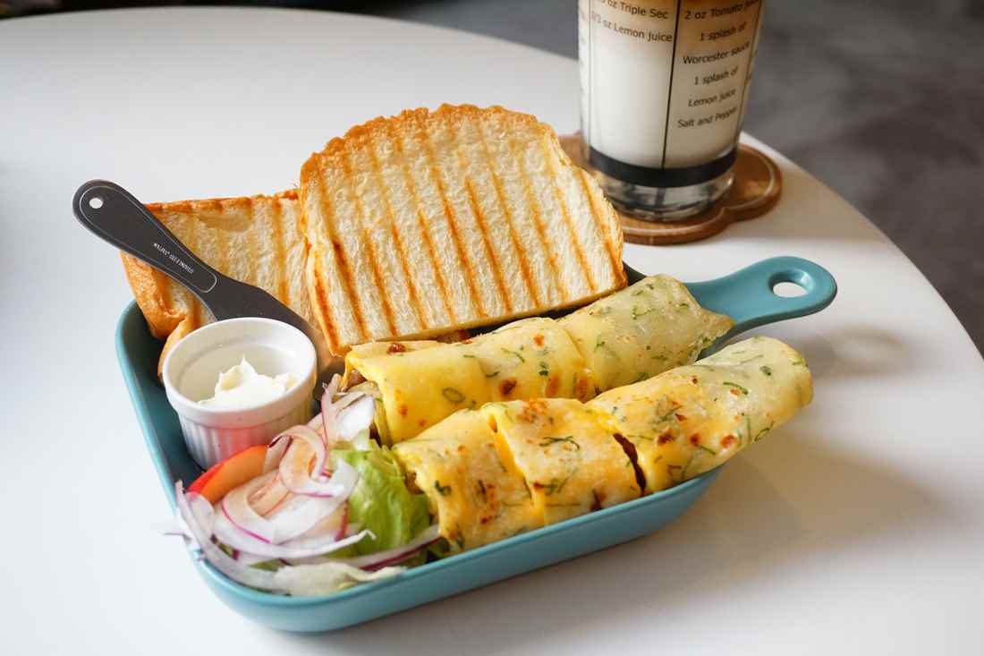 【新北永和美食】晨時 || 中和平價咖啡館早午餐＂提供插座