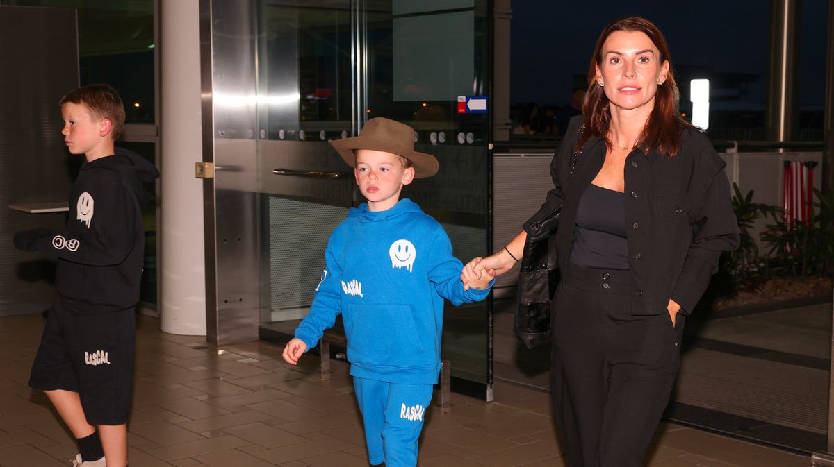 Coleen Rooney heads home from I'm A Celebrity with sons after making Wayne revelation – irishmirror.ie