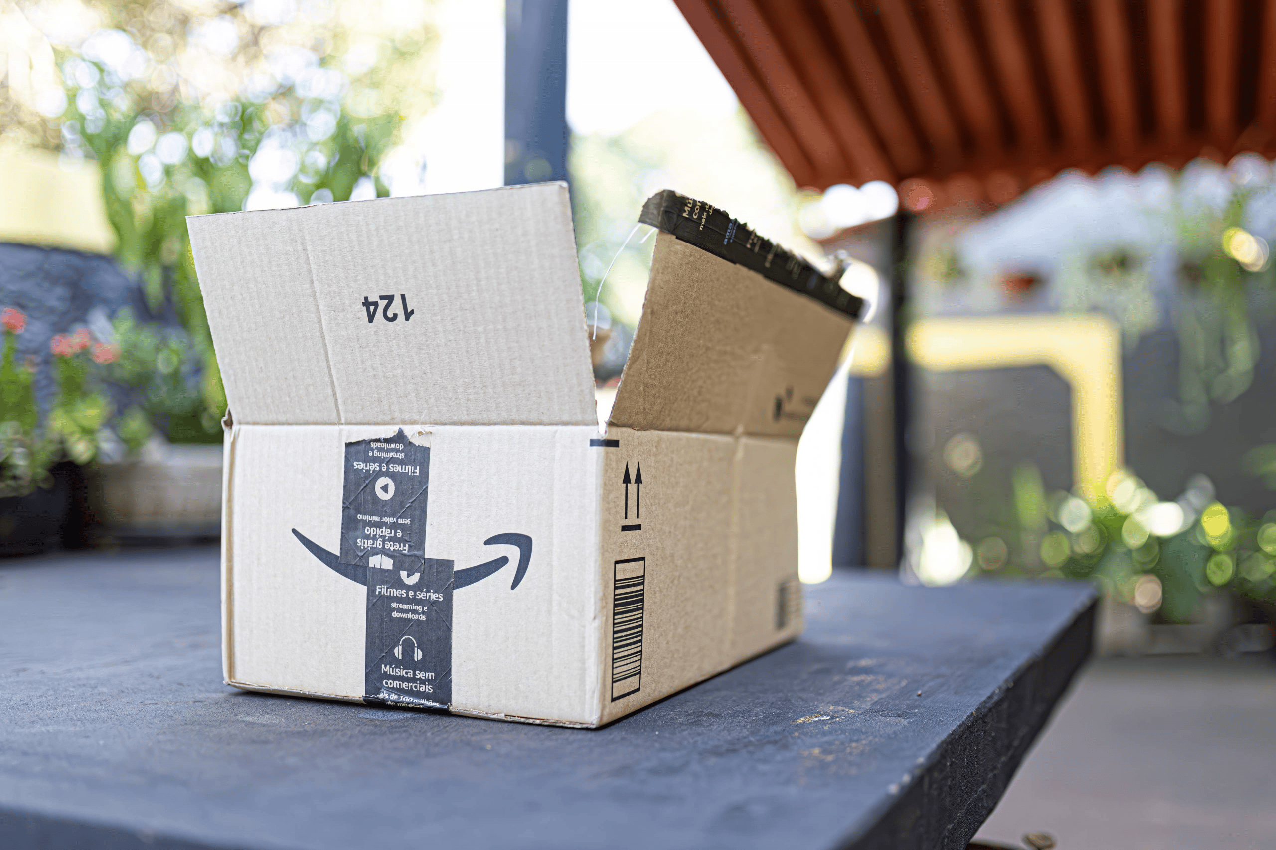 Amazon's Gorgeous Crane Birdbath Gives Your Garden Anthropologie Style for Less – aol.com