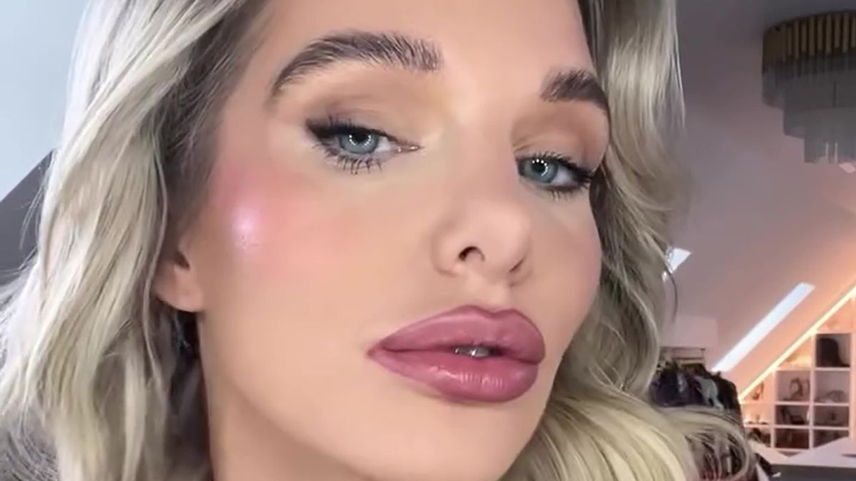 Helen Flanagan says she will never understand troll mentality as she hits back at one critic – Irish Mirror