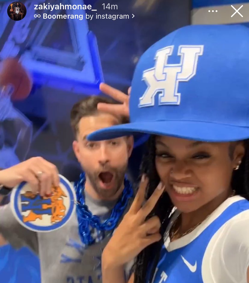 LOOK: 2025 five-star wing ZaKiyah Johnson rocks Kentucky blue on official visit (4)