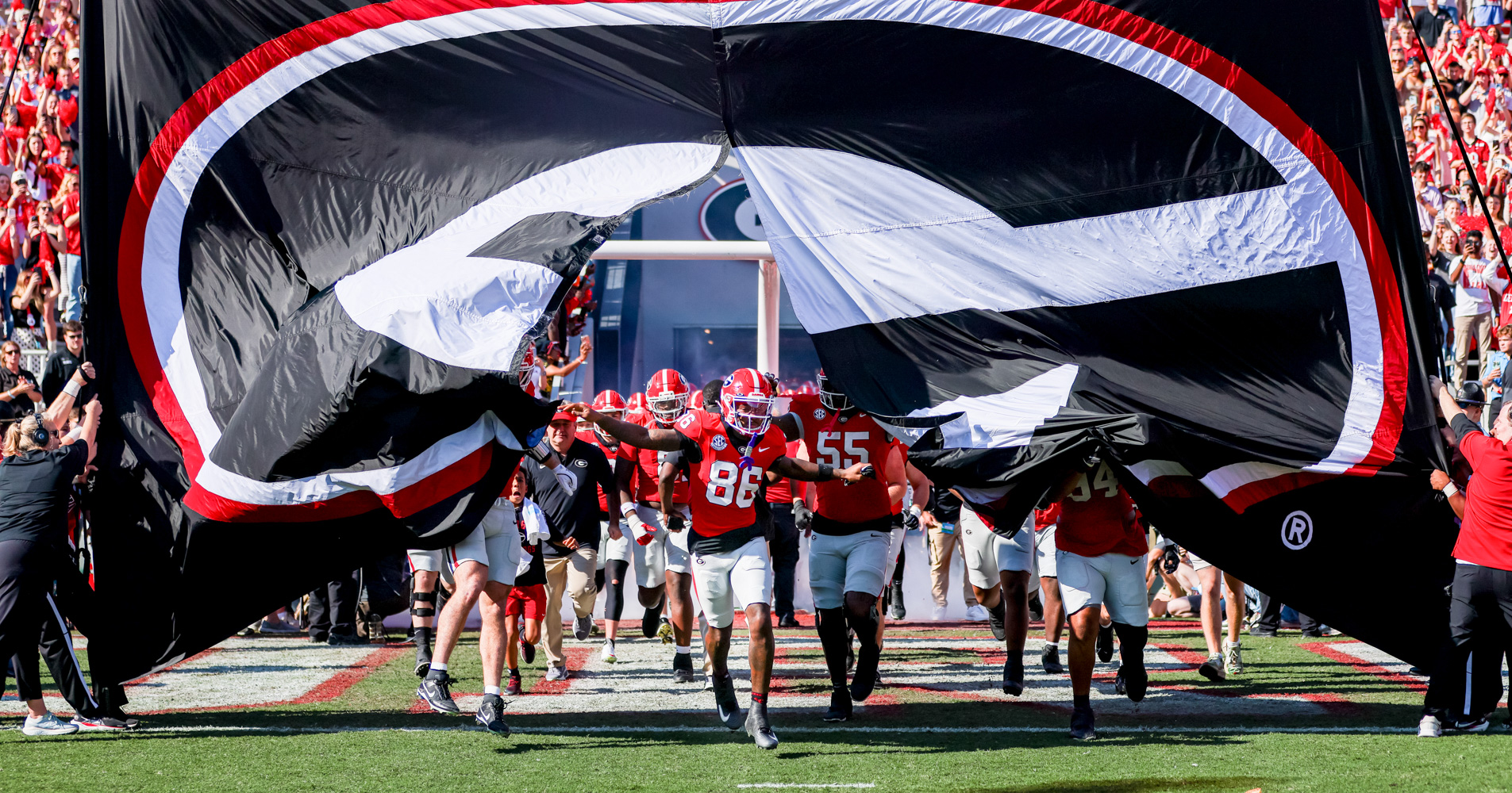 Progressive Insurance Sponsors 13 College Football Teams: A Game-Changing Move (2026)