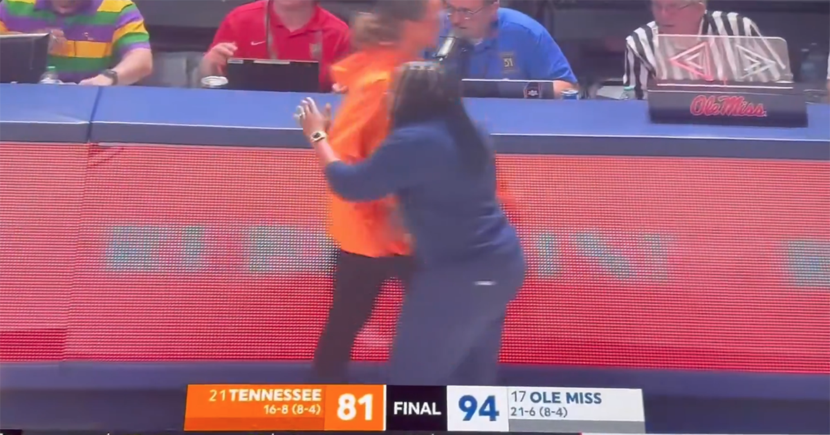 Kim Caldwell's Quick Handshake: Tennessee Lady Vols Coach Reacts to Ole Miss Loss (2026)