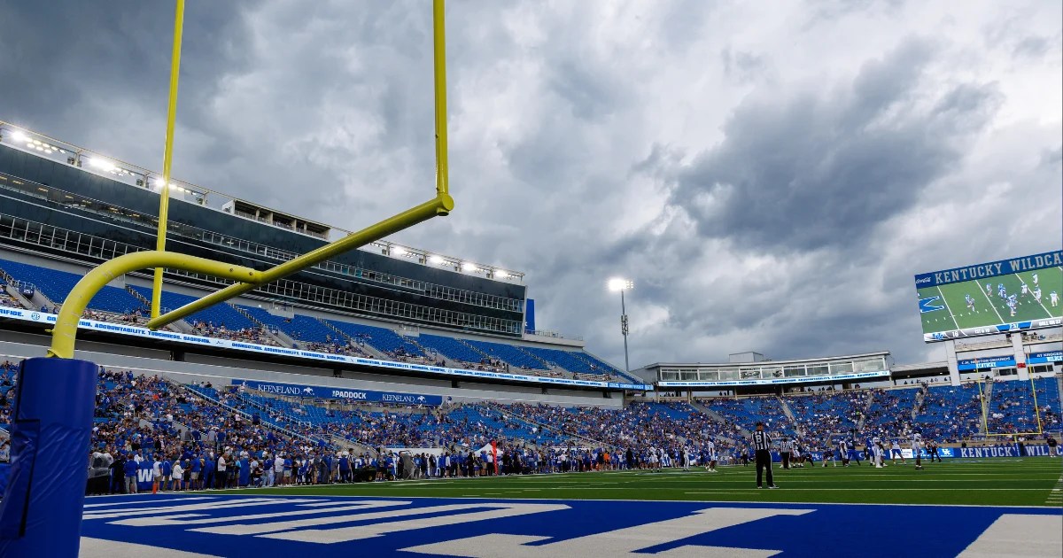 Kentucky Football: Defense Dominates Scrimmage, Coach Stein Calls for More 'Juice' (2026)
