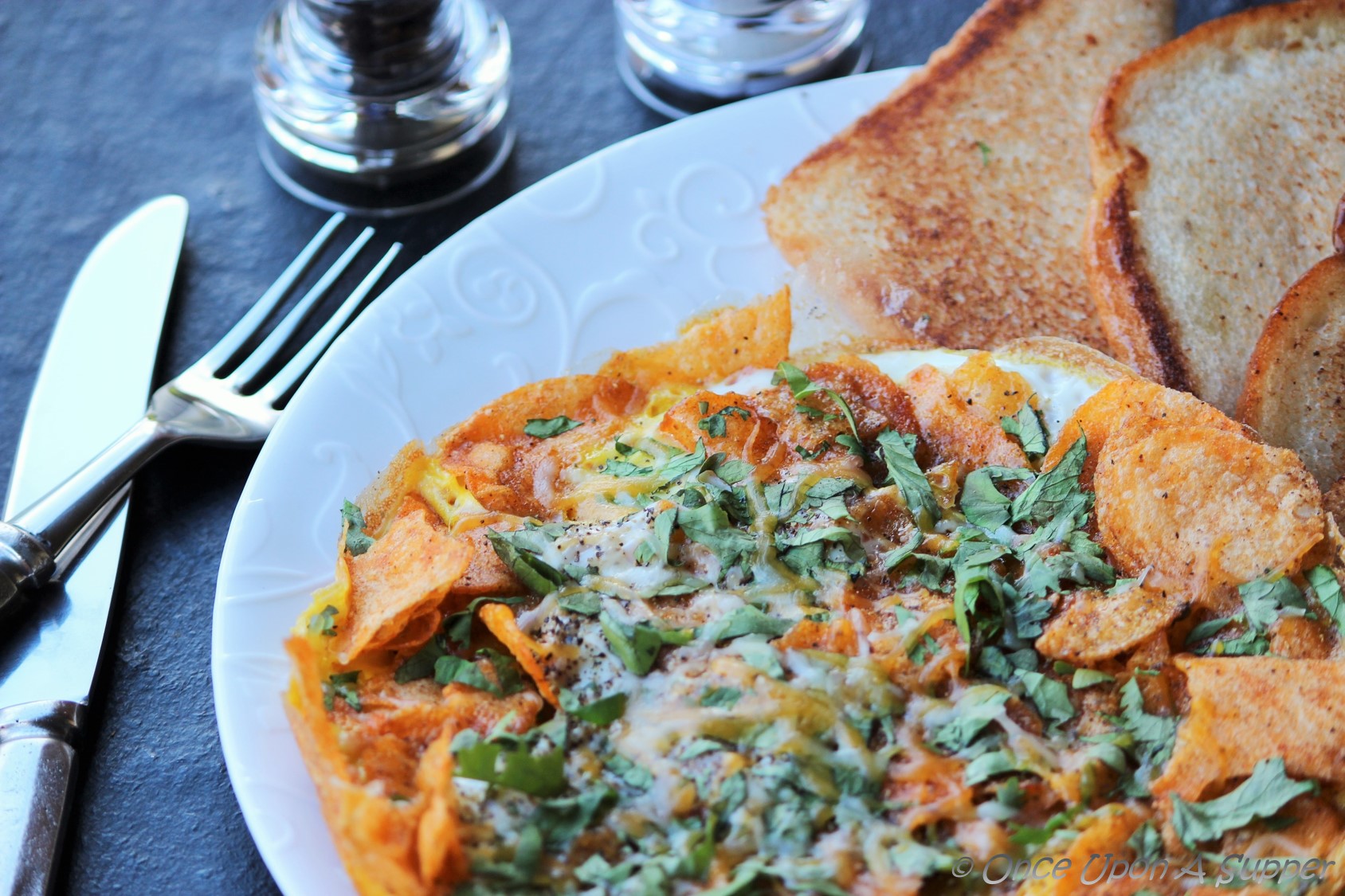 Wafer par Eeda — the popular Parsi-style eggs on potato chips