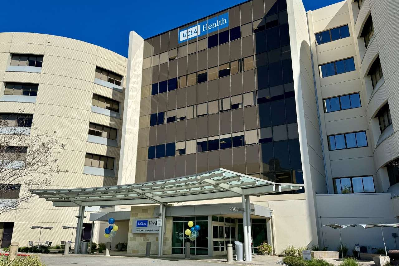 UCLA's Revolutionary Mineral Sunscreen: Say Goodbye to White Cast! (2026)