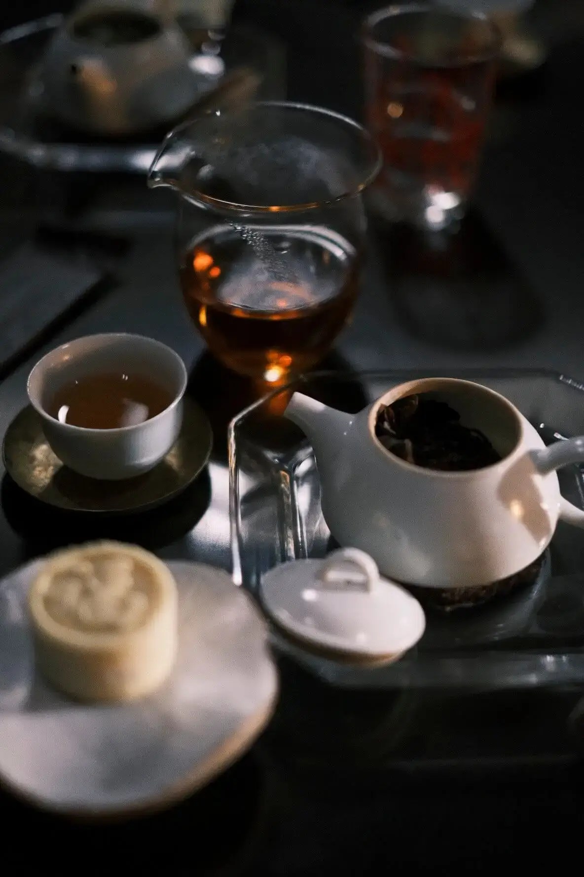 手工製茶壺沖泡台灣茶