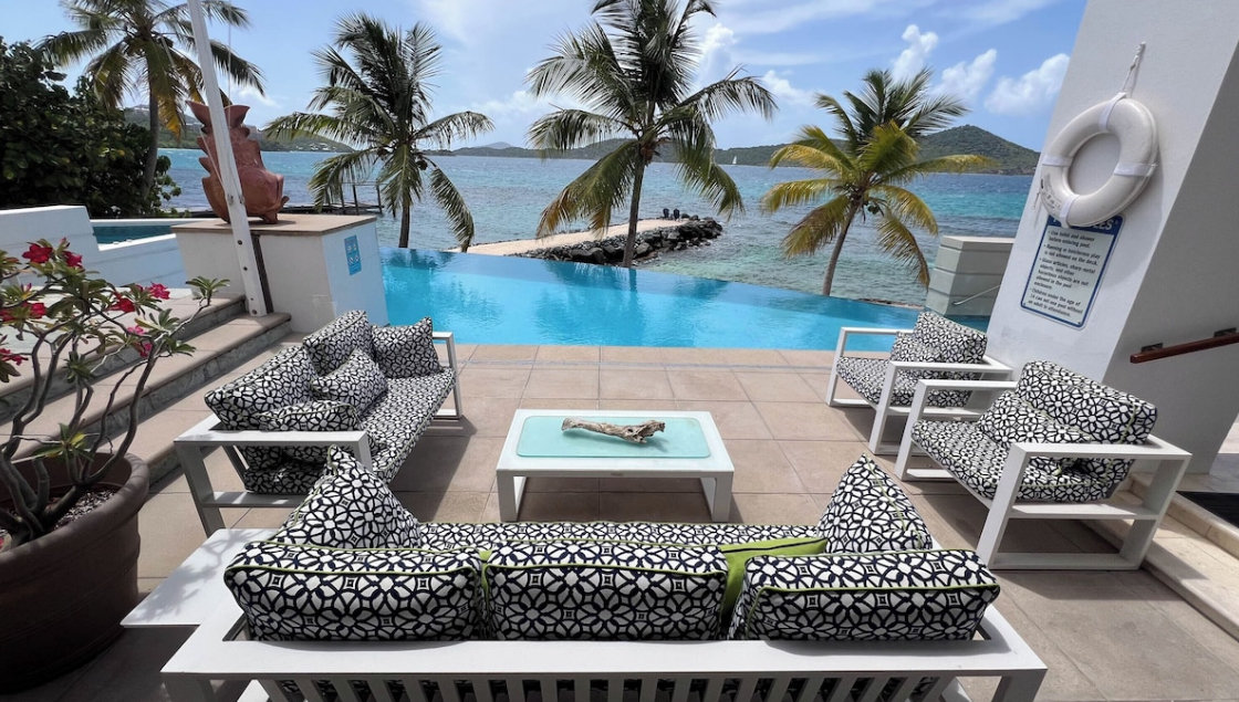 Imagine a dozen of your favorite people here