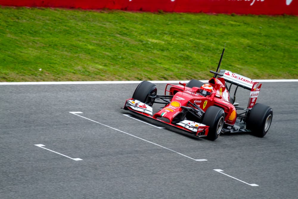 How do f1 drivers practice in the off-season?