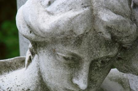statue