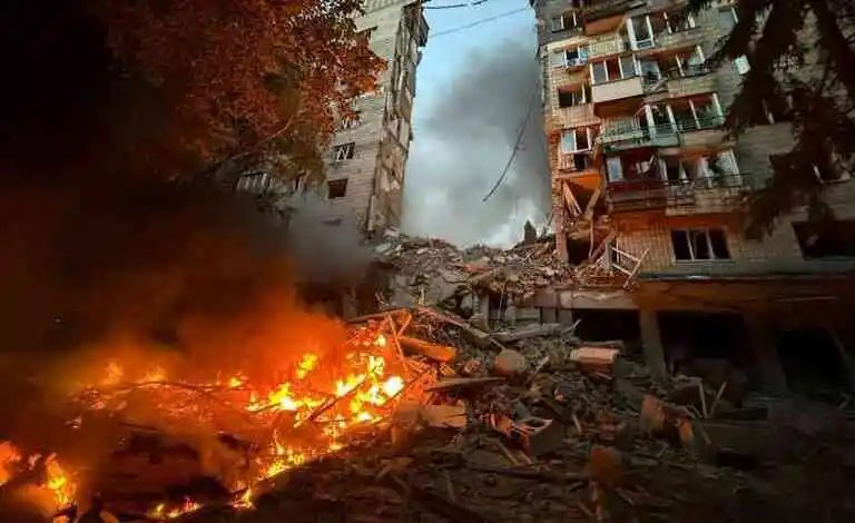 Russia’s Record Aerial Assault on Kyiv Shakes Ukraine Crisis | Ongoing Now 24 World Snap
