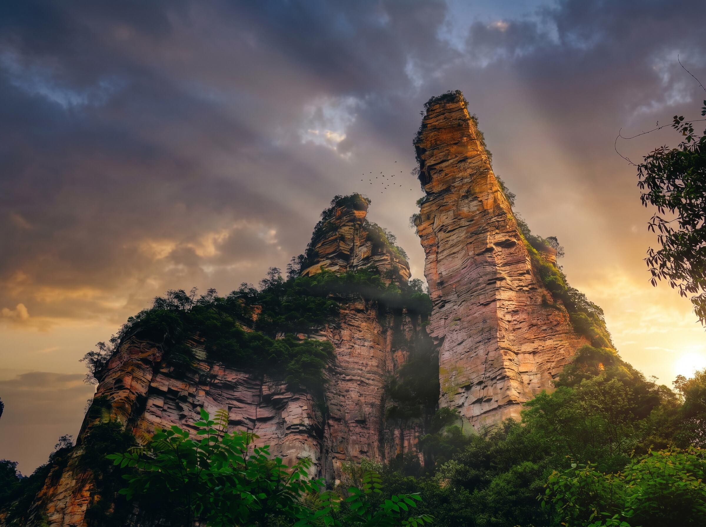 金鞭岩