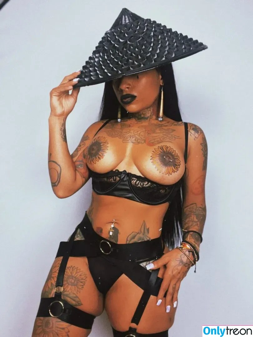 helloomcfly голая photo 0086 (ishues) 